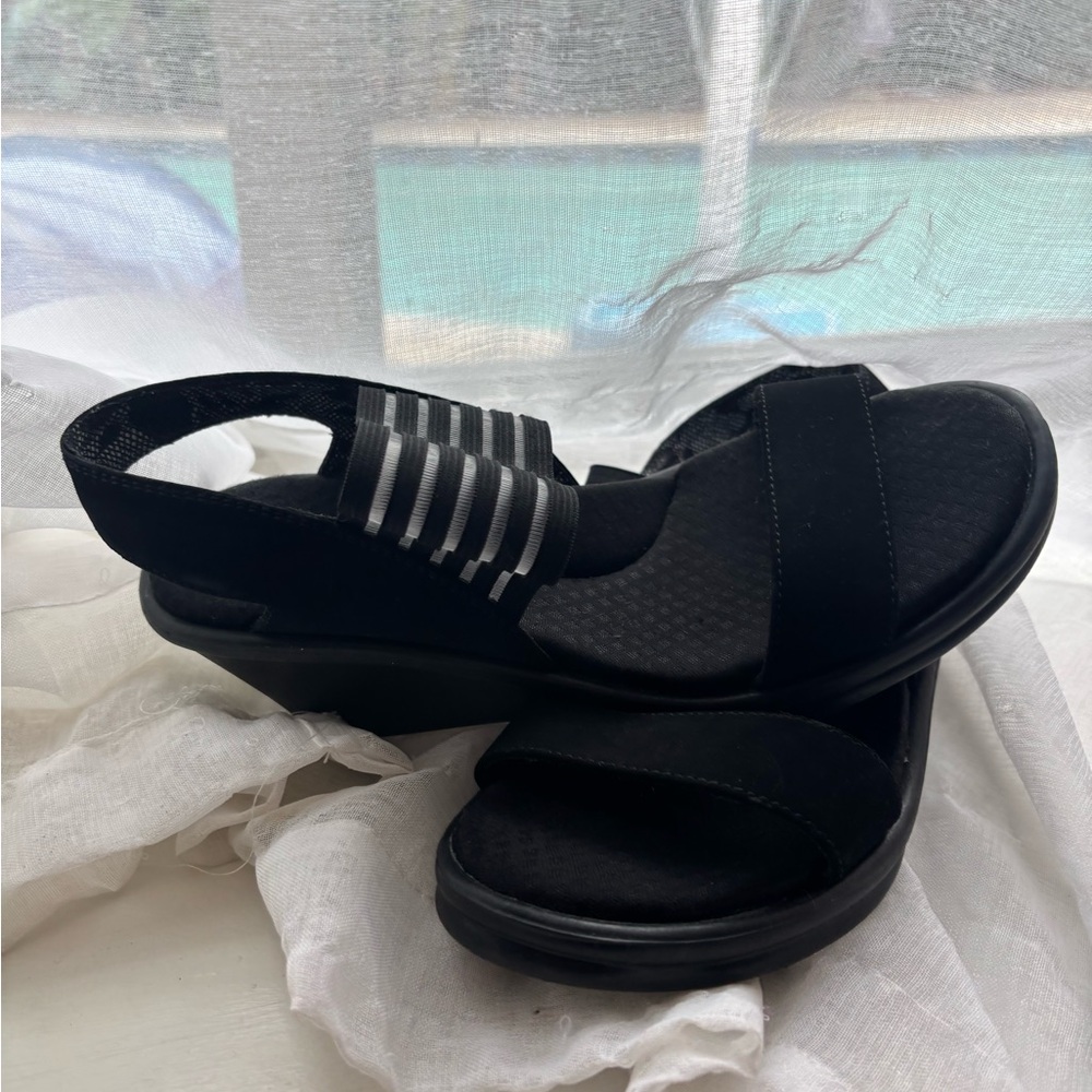 Black Women's Sandals size 8 Skechers - Picture 6 of 6